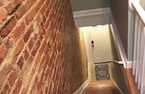 Capitol Hill Apartment | HOME AWAY FROM HOME - Chic 2 BDRM in Capitol Hill