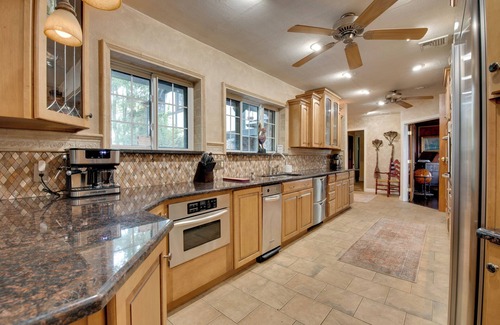 Sybertsville House | Hot Tub & Mtn Views: Expansive Hazleton Retreat