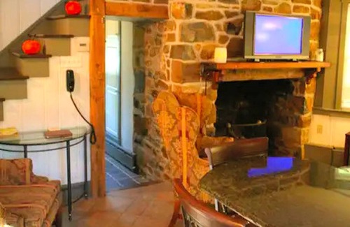 Phoenixville House | House ∙ 1 bedroom ∙ 2 guests