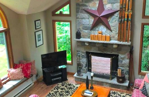 Pocono Pines House | House ∙ 1 bedroom ∙ 10 guests