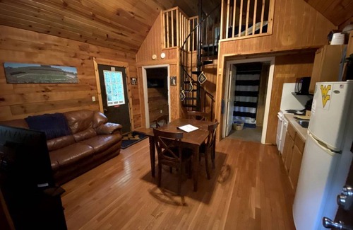 Bruceton Mills House | House ∙ 2 bedrooms ∙ 4 guests