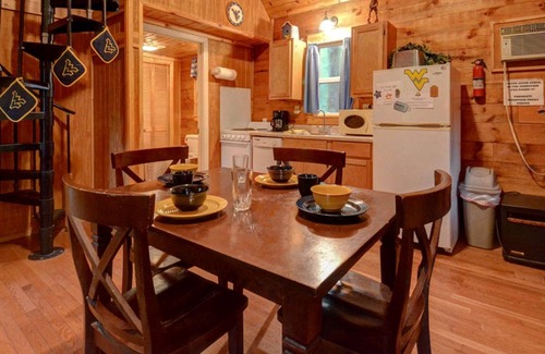 Bruceton Mills House | House ∙ 2 bedrooms ∙ 4 guests