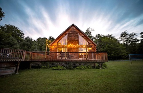 Livingston Manor House | House ∙ 3 bedrooms ∙ 12 guests