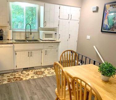 Akron House | House ∙ 3 bedrooms ∙ 8 guests
