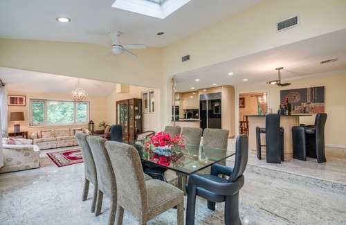 Old Westbury House | House ∙ 4 bedrooms ∙ 8 guests