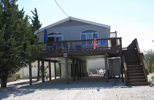 Surf City House | Immaculate raised ranch style home located on the bayside in Surf City