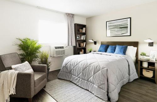Ross Township Hotel | InTown Suites Extended Stay Pittsburgh PA