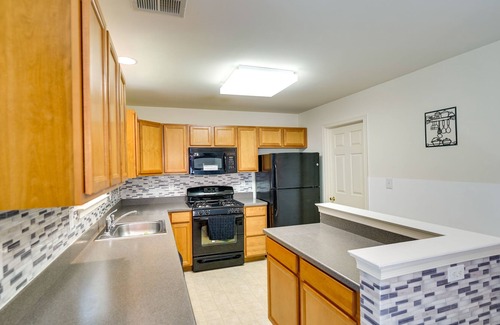 Bushkill House | Lehman Township Home with Indoor & Outdoor Pools!