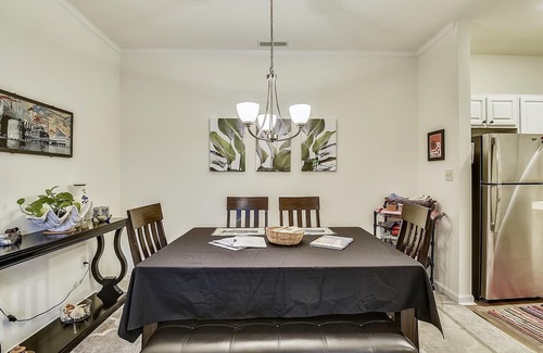Rehoboth Beach Condo | LINENS INCLUDED*! 3/N MINI-STAYS! CONVENIENT, COMMUNITY POOL/WIFI Internet Included! SHORT DRIVE TO BEACH