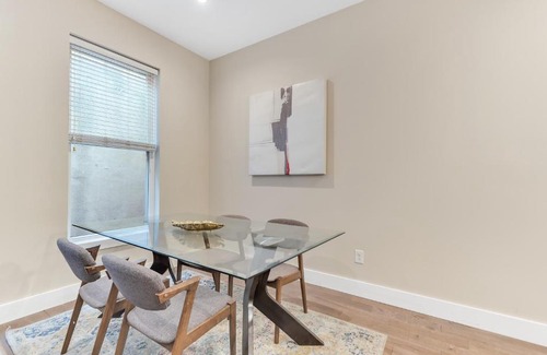 Center City East Apartment | Local Urban 1BR in Phillys Old City