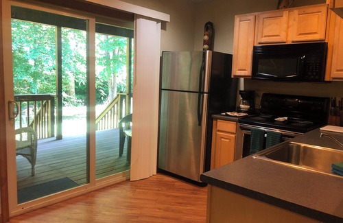 Sciota House | Log Style Villa Great Location JACUZZI! Pool usage 40 yrs. Exp. in vaca rentals.