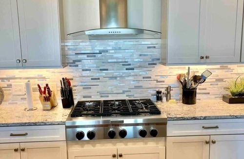 Edgewater House | London Towne Bungalow w/Loft - Walk to the Beach!