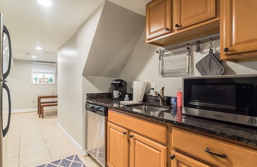 Park View Apartment | Longterm DC Apartment | English Basement