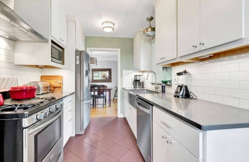 Anderson Township Apartment | Lush Fenced Back Yard | Lush Yard | Birdwatching | Fire Pit | Hammock