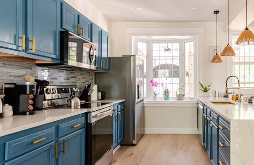 Capitol Hill House | Luxurious 5 Bedroom House!1 Mile from Capitol Hill!
