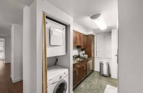 Center City Apartment | Luxury 2BD | Center City | 5 Beds | By JFK plaza