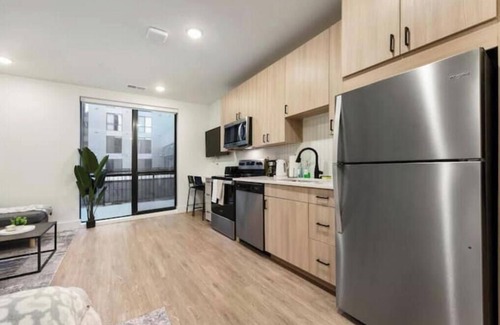 East Liberty Apartment | Luxury apt+Gym+ EV Parking+Near Pitt UNI UPMC