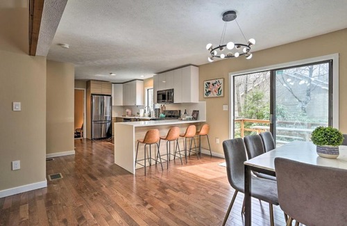 Tobyhanna House | Luxury home with Modern Finishes - Game room & Hot Tub - Pocono Mountains home