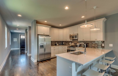 Buena Vista House | M&J's Place: a new downtown home with rooftop deck