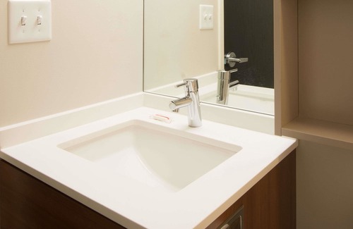 Ridley Park Hotel | Microtel Inn & Suites by Wyndham Philadelphia Airport Ridley Park