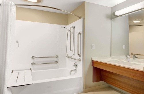 Ridley Park Hotel | Microtel Inn & Suites by Wyndham Philadelphia Airport Ridley Park