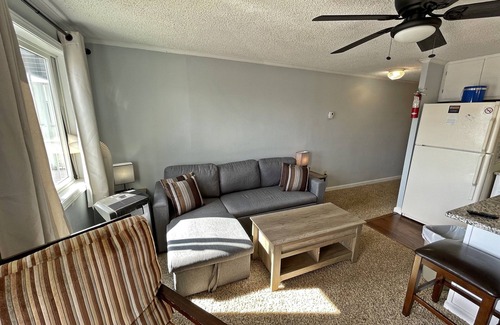 Snowshoe Condo | ML219|1BR,Ski In/Out, Fire place, Ballhooter lift