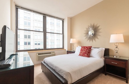 Downtown Jersey City Apartment | Modern 1 Bedroom 20 Minutes to Midtown NYC