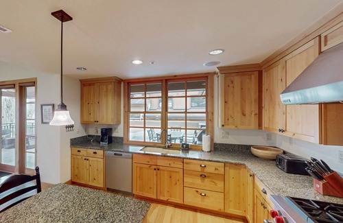 Elkhorn Village House | Modern mountain penthouse close to hikes & skiing