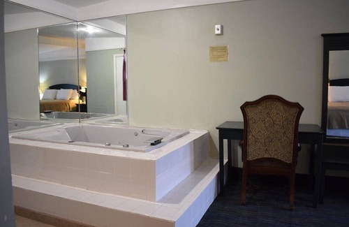 Swiftwater Hotel | Motel ∙ 127 guests
