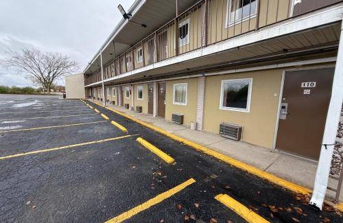 Mattoon Hotel | Motel ∙ 6 guests