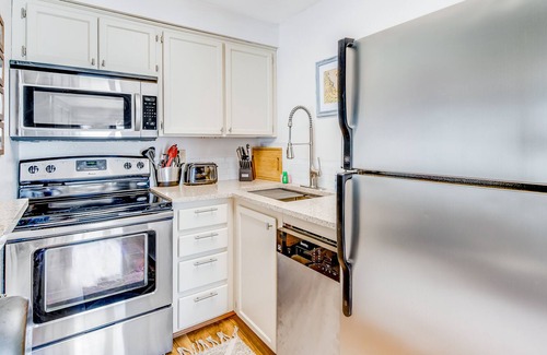 McCall Condo | Mountain condo w/ shared hot tub, pool, gym, & more - close to downtown & lake