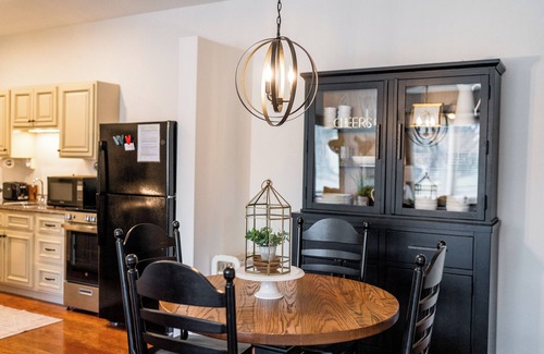 Gordonville Apartment | Newly renovated Carriage House, on lovely property near Intercourse, PA