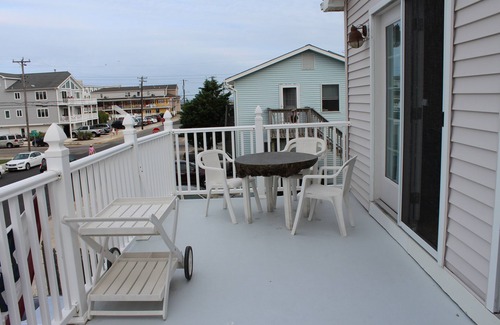 North Wildwood House | North Wildwood Townhouse, unit A. One Block To The Beach. Ocean Views From Deck.