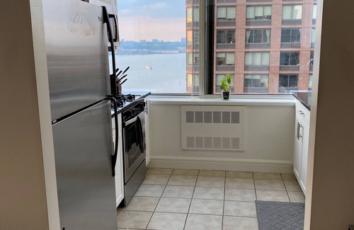 Lincoln Square Apartment | NYC Luxury 3bed/3 bath Westside Manhattan