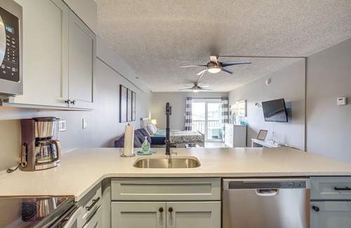 Midtown Ocean City Apartment | Ocean City Studio w/Balcony - Steps to Boardwalk!