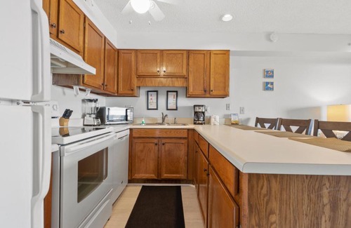 Crescent Beach House | Ocean Inn 203