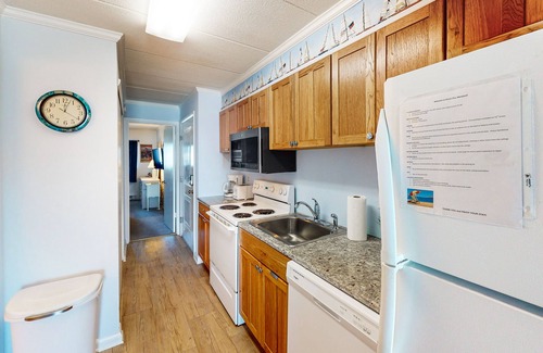 Midtown Ocean City Condo | Oceanfront Condo with Balcony, Sunrise Views, Free WiFi & Washer/Dryer