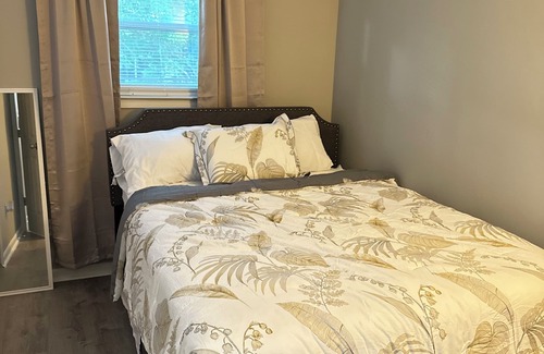 Summit Station Bed & Breakfast | Peaceful 4-bedroom house in charming Columbus