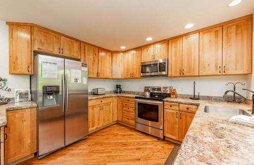 Swanton House | Peaceful Lakefront w/Fireplace & Views