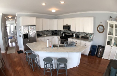 Cape May - Wildwood House | Pet Friendly! 2 Blocks to the Best of the Beach and Boardwalk!