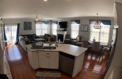 Cape May - Wildwood House | Pet Friendly! 2 Blocks to the Best of the Beach and Boardwalk!