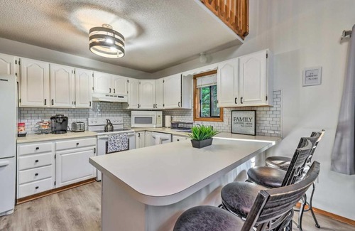 Tobyhanna House | Pet-Friendly Home with Private Hot Tub and Lake Access