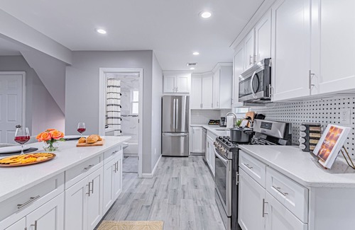 Scotch Plains House | Posh Living Spacious 4-bedroom Duplex Plainfield