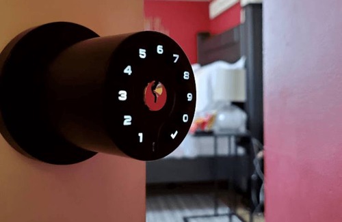 Commercial Point Resort | Private room ∙ 1 guest