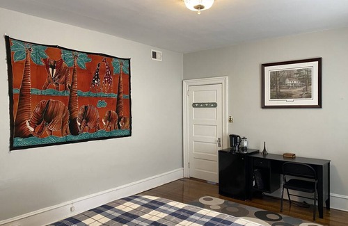 West Mount Airy Resort | Private room ∙ 3 guests