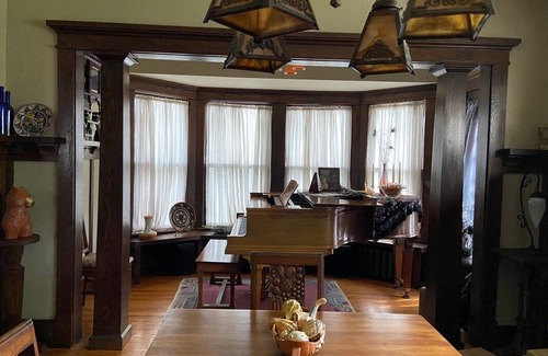 Downtown Toledo Resort | Private room ∙ 1 guest