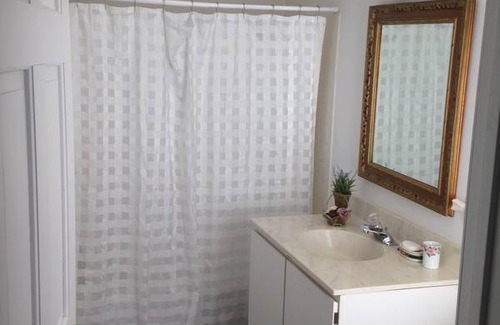 Pipersville Resort | Private room ∙ 1 guest
