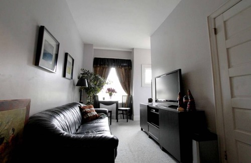 Zelienople Resort | Private room ∙ 2 guests