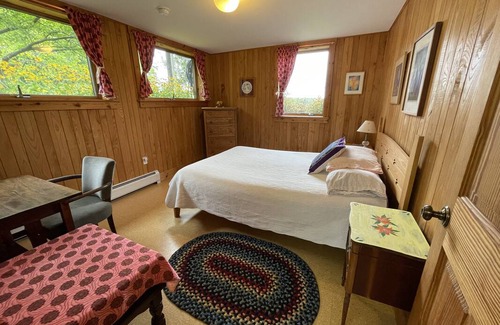 Ithaca Resort | Private room ∙ 4 guests