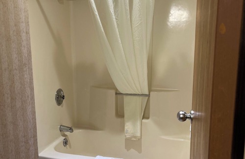 Wilkes-Barre Hotel | Quality Inn Arena